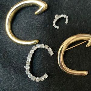 Letter C scarf/shirt/jacket clips bundle of 4
